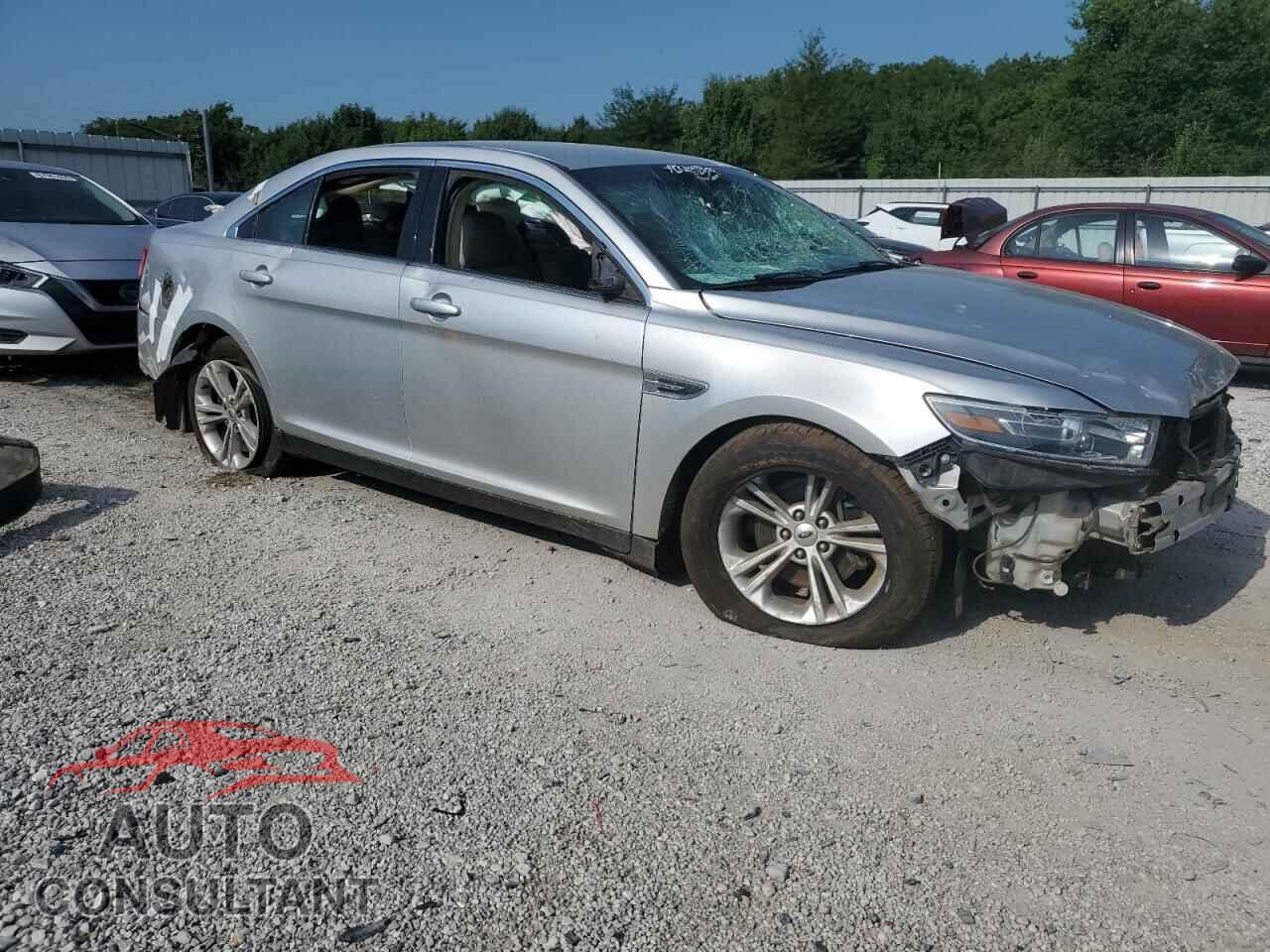 FORD TAURUS 2018 - 1FAHP2D82JG125476