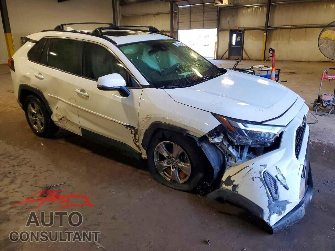 TOYOTA RAV4 2023 - JTMP1RFV3PD094882