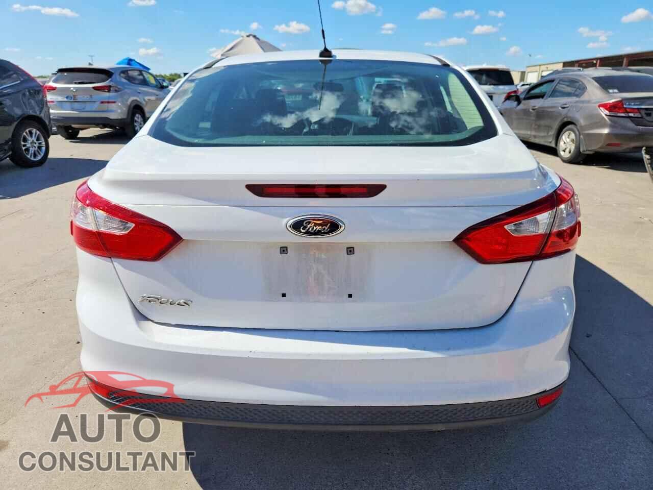 FORD FOCUS 2012 - 1FAHP3E21CL272172