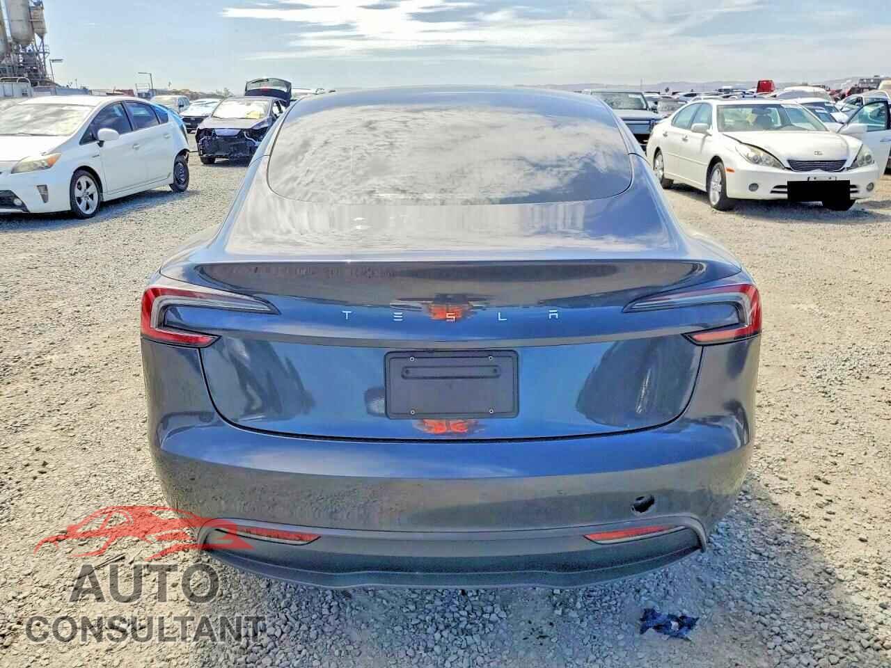 TESLA MODEL 3 2024 - 5YJ3E1EA0RF784457