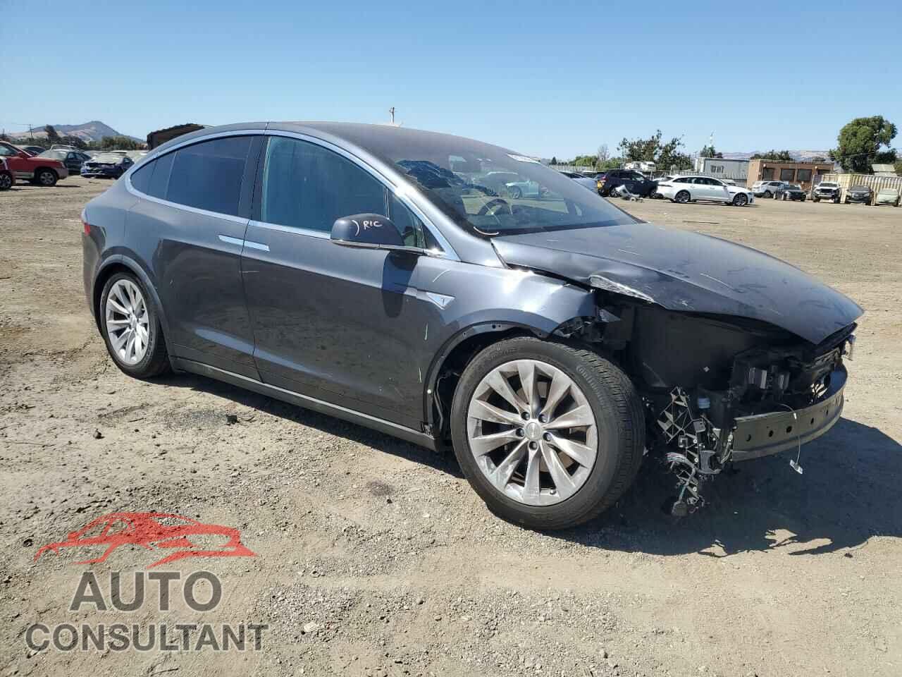 TESLA MODEL X 2016 - 5YJXCBE21GF019647