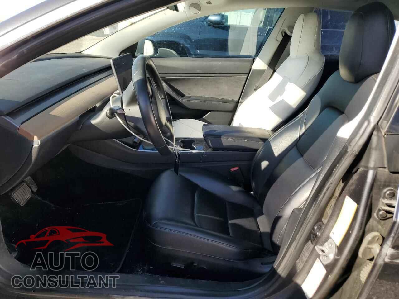TESLA MODEL 3 2018 - 5YJ3E1EB0JF111343