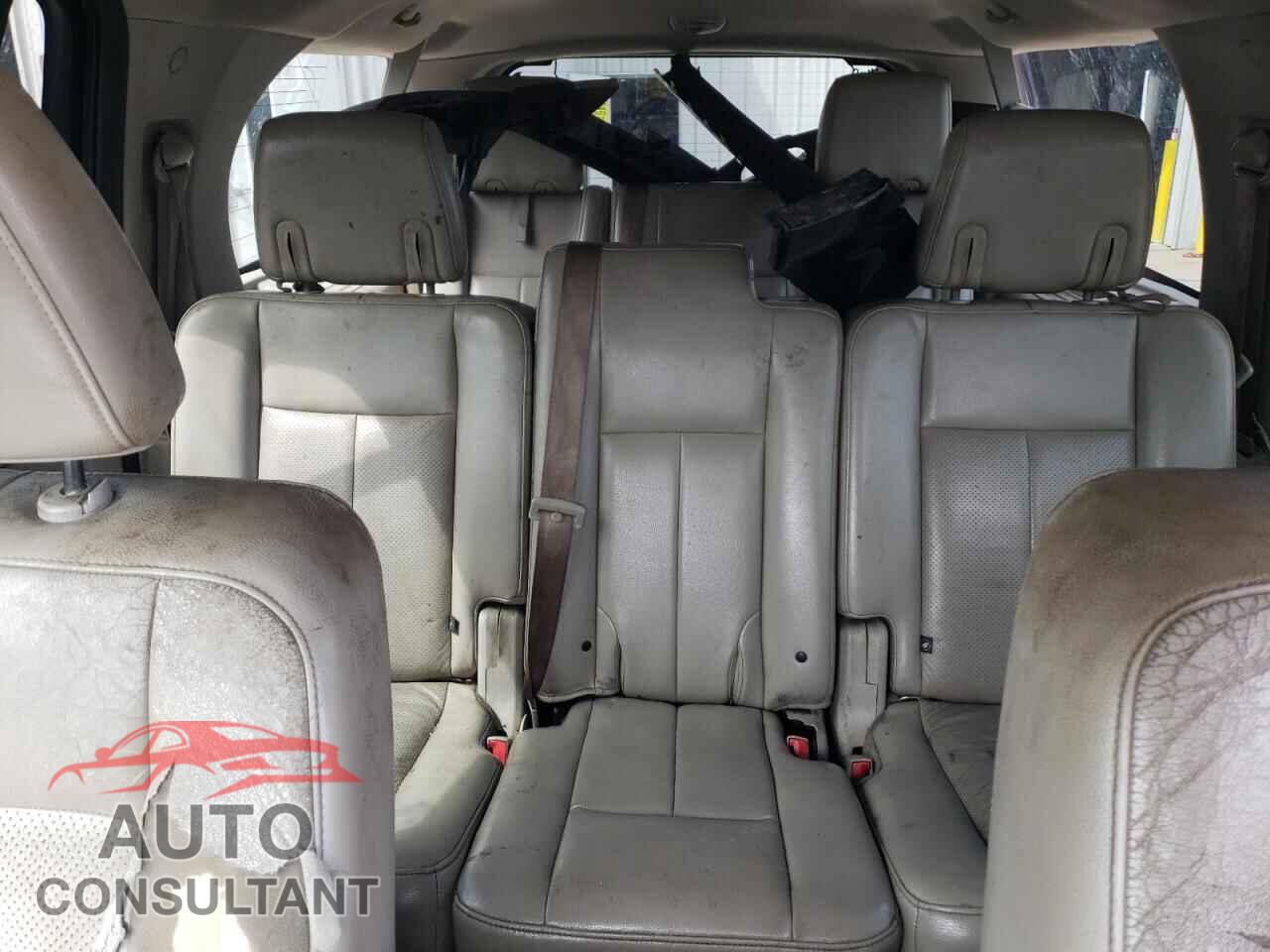 FORD EXPEDITION 2010 - 1FMJK2A59AEB54923