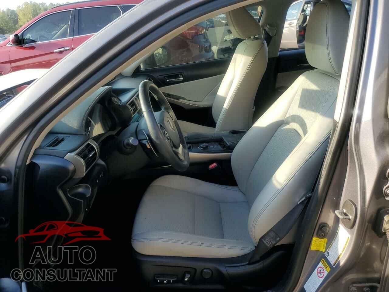 LEXUS IS 2014 - JTHBE1D29E5013379
