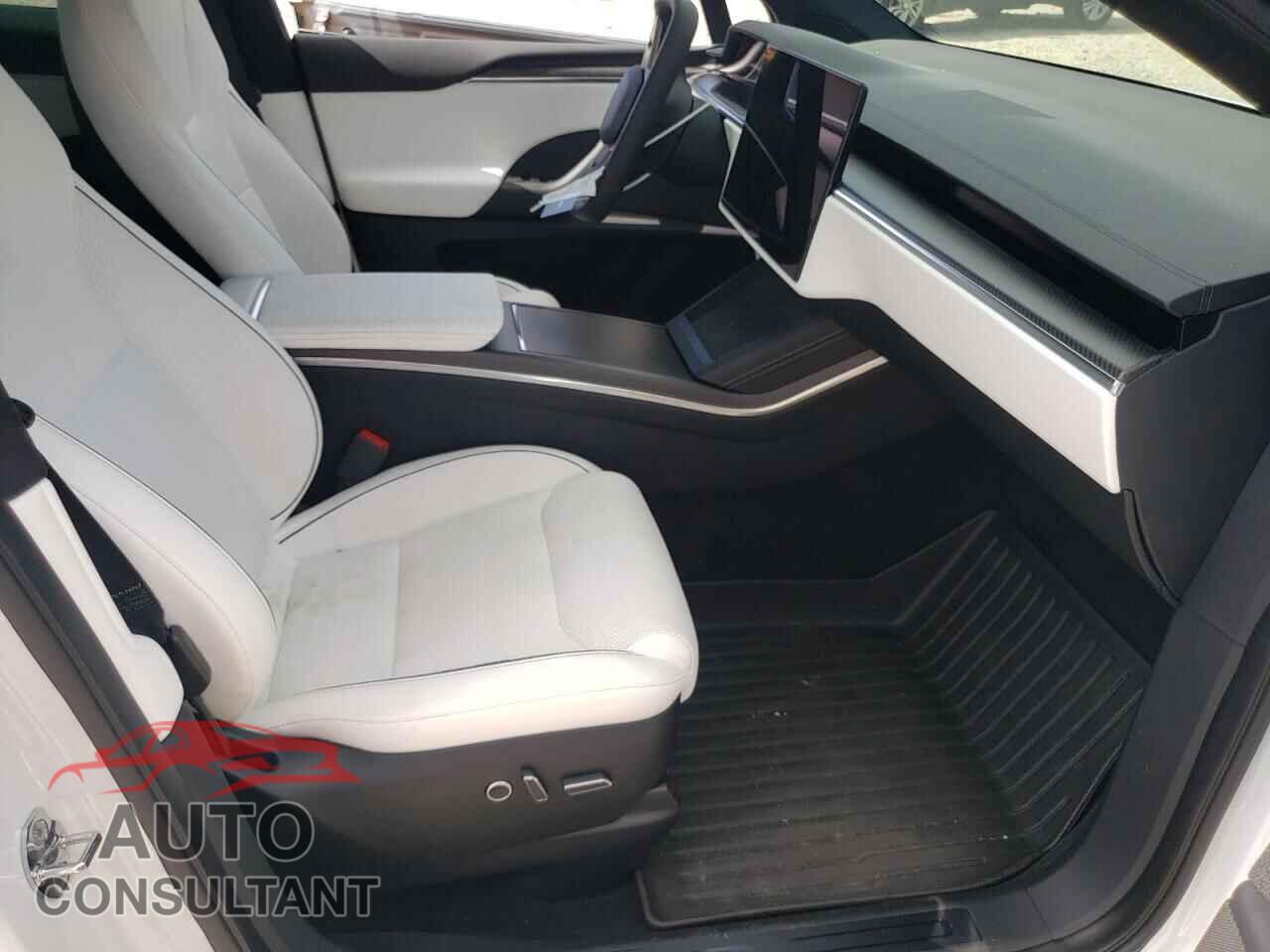 TESLA MODEL X 2024 - 7SAXCBE69RF451959
