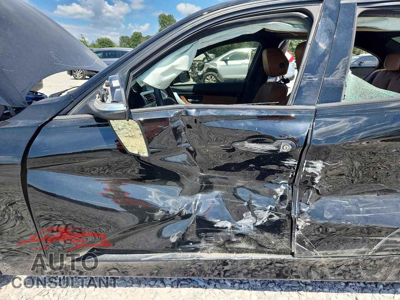 BMW 3 SERIES 2016 - WBA8E9G51GNU28521