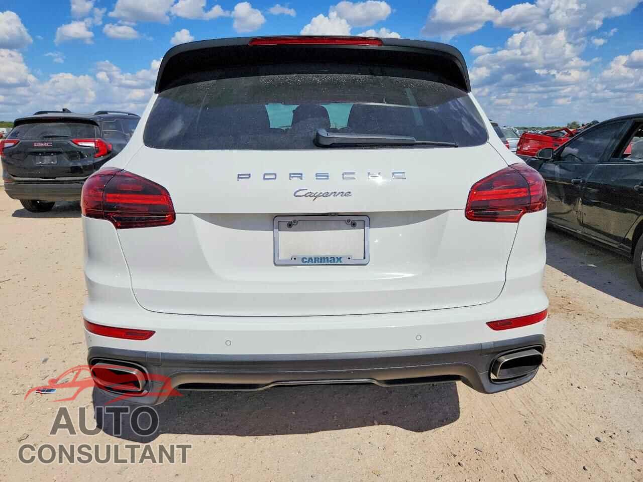 PORSCHE CAYENNE 2017 - WP1AA2A23HKA81491