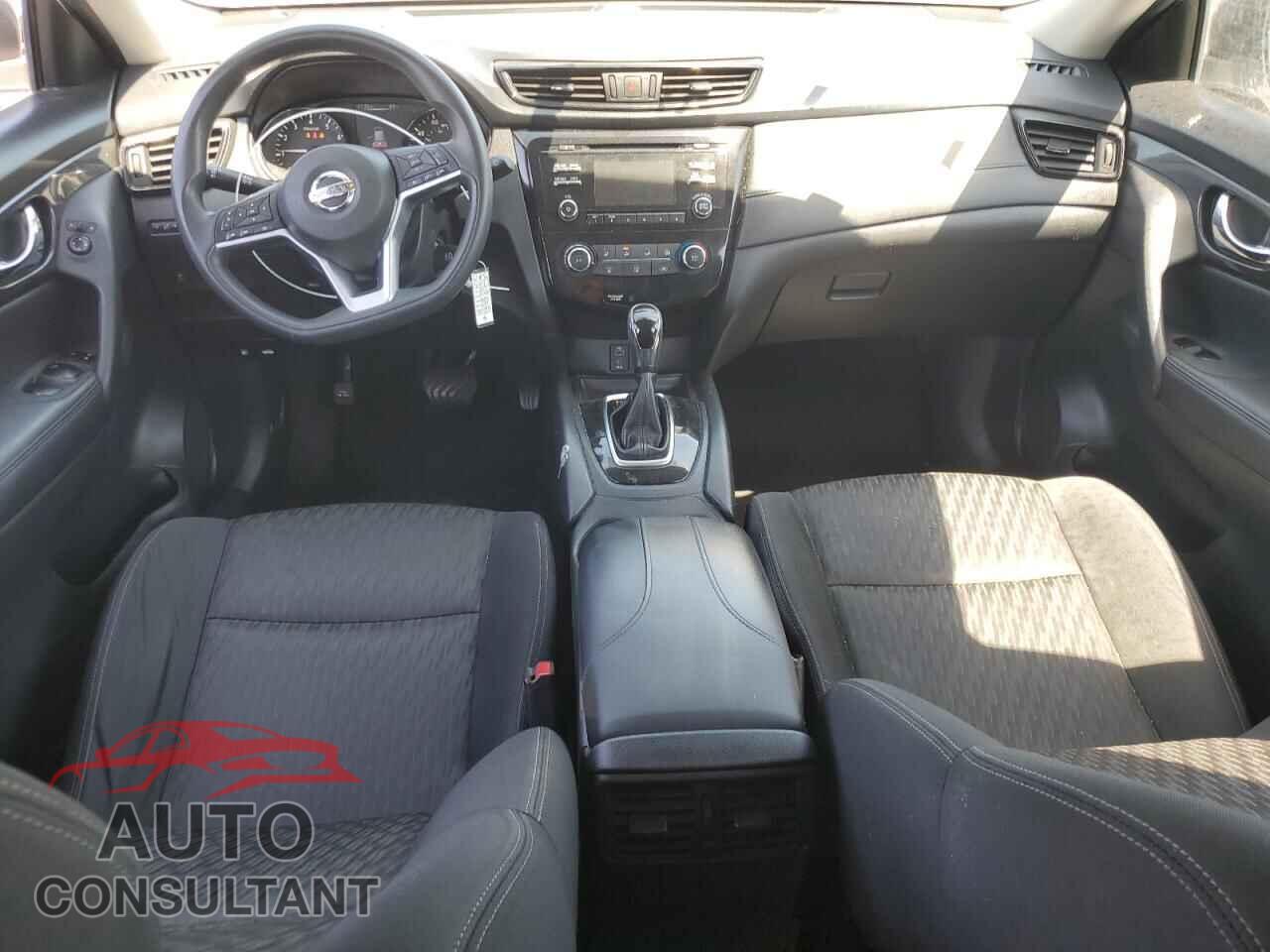 NISSAN ROGUE 2017 - KNMAT2MT9HP568312
