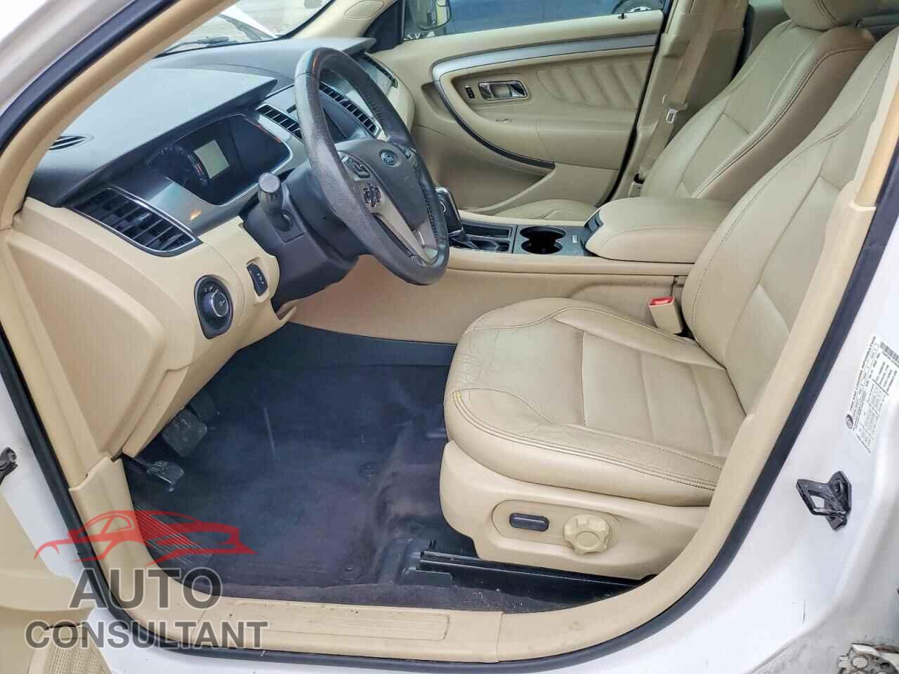 FORD TAURUS 2018 - 1FAHP2H81JG108940