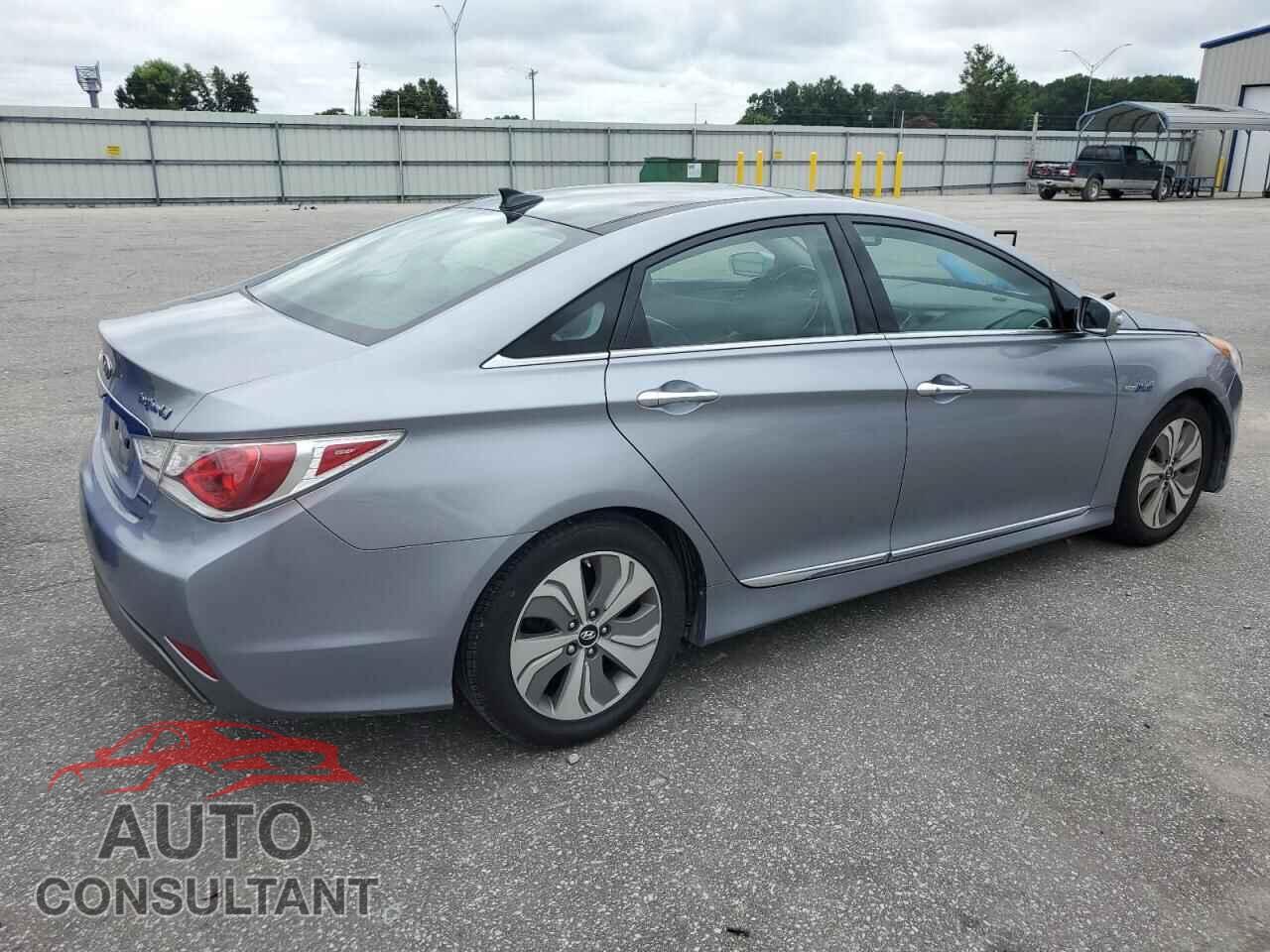 HYUNDAI SONATA 2015 - KMHEC4A42FA128048