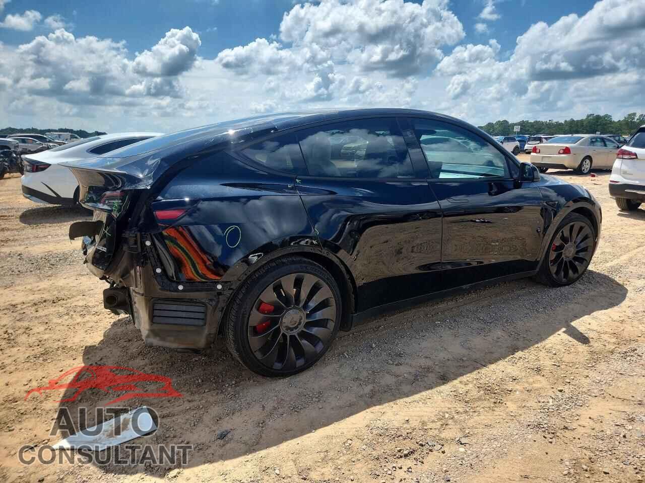 TESLA MODEL Y 2023 - 7SAYGDEF5PF870182