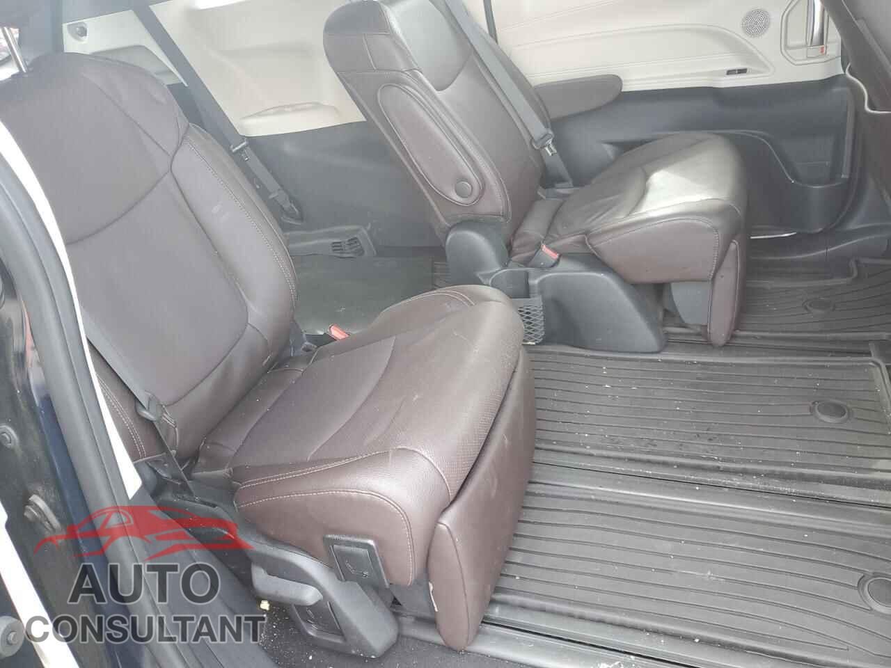 TOYOTA SIENNA 2023 - 5TDESKFC2PS081491