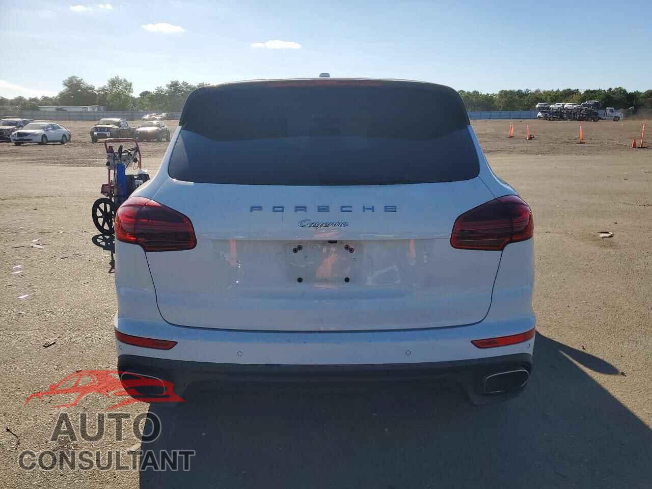 PORSCHE CAYENNE 2017 - WP1AA2A26HKA87933