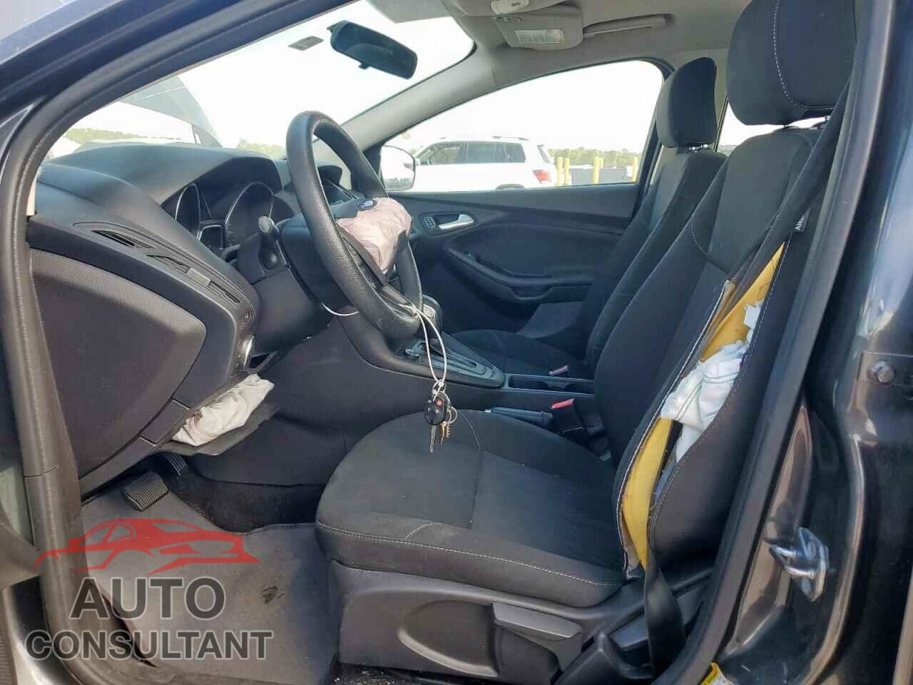 FORD FOCUS 2017 - 1FADP3FE3HL303341