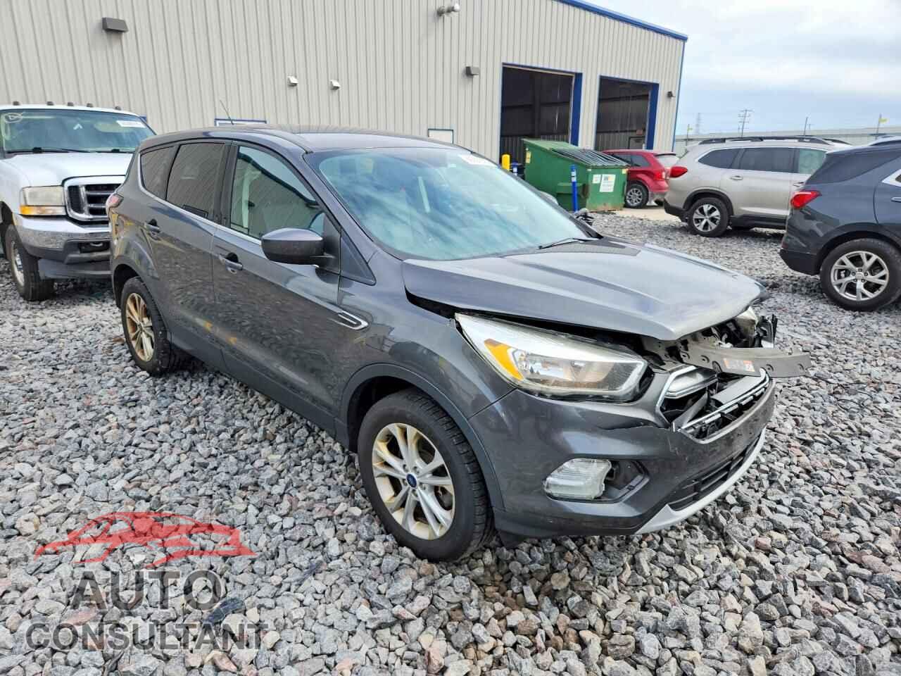 FORD ESCAPE 2017 - 1FMCU9G97HUD44208