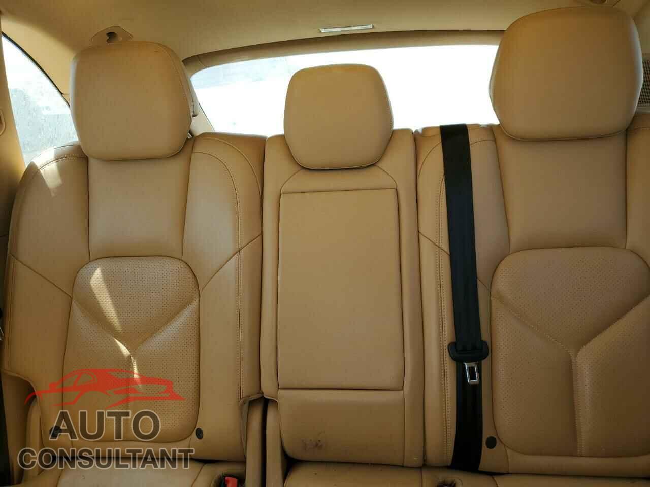 PORSCHE CAYENNE 2016 - WP1AA2A25GKA10775