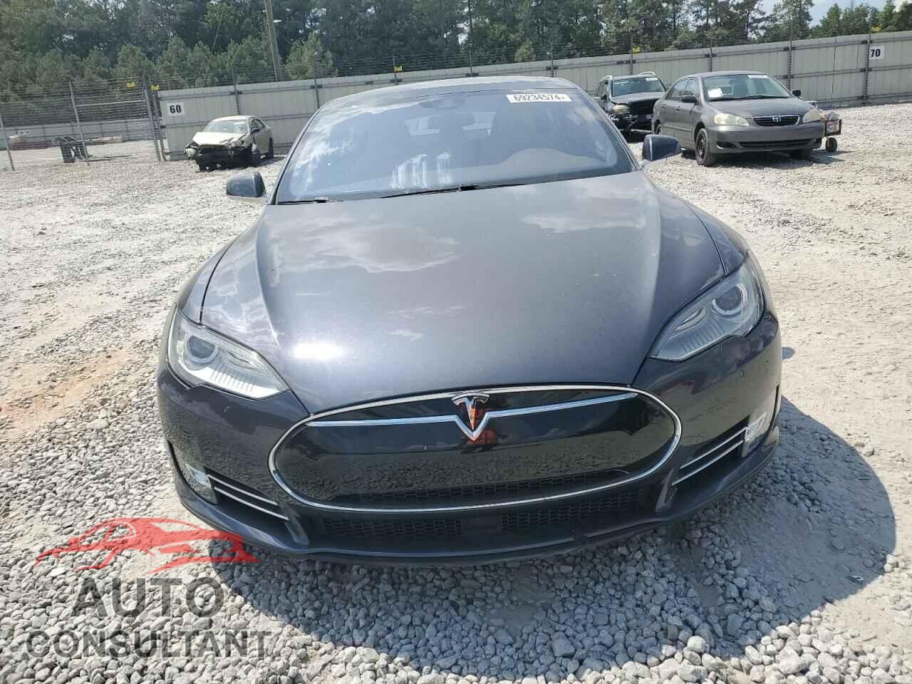 TESLA MODEL S 2015 - 5YJSA1E26FF111037