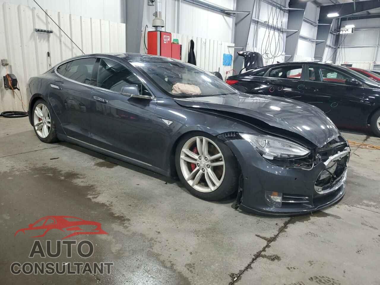 TESLA MODEL S 2015 - 5YJSA1E41FF106863