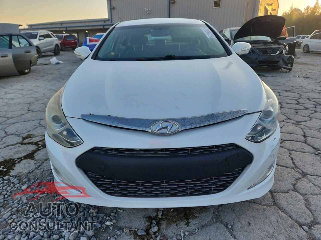 HYUNDAI SONATA 2013 - KMHEC4A40DA082765