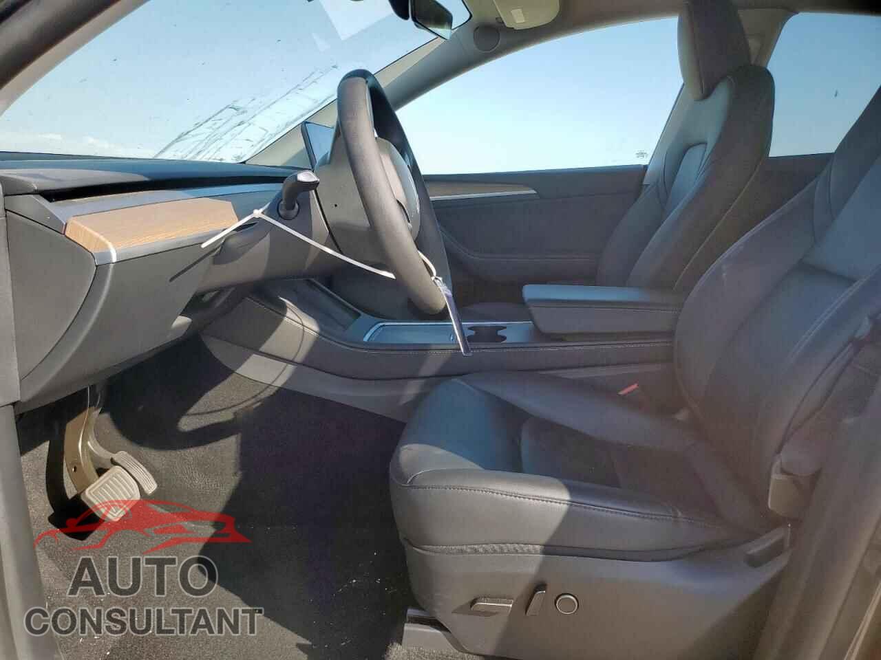 TESLA MODEL Y 2024 - 7SAYGDED7RA308461