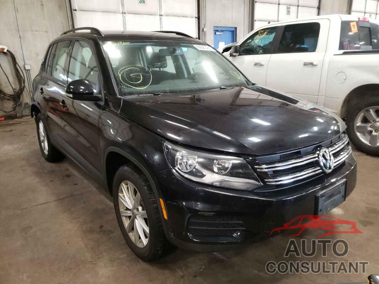 VOLKSWAGEN TIGUAN 2017 - WVGBV7AX9HK044508