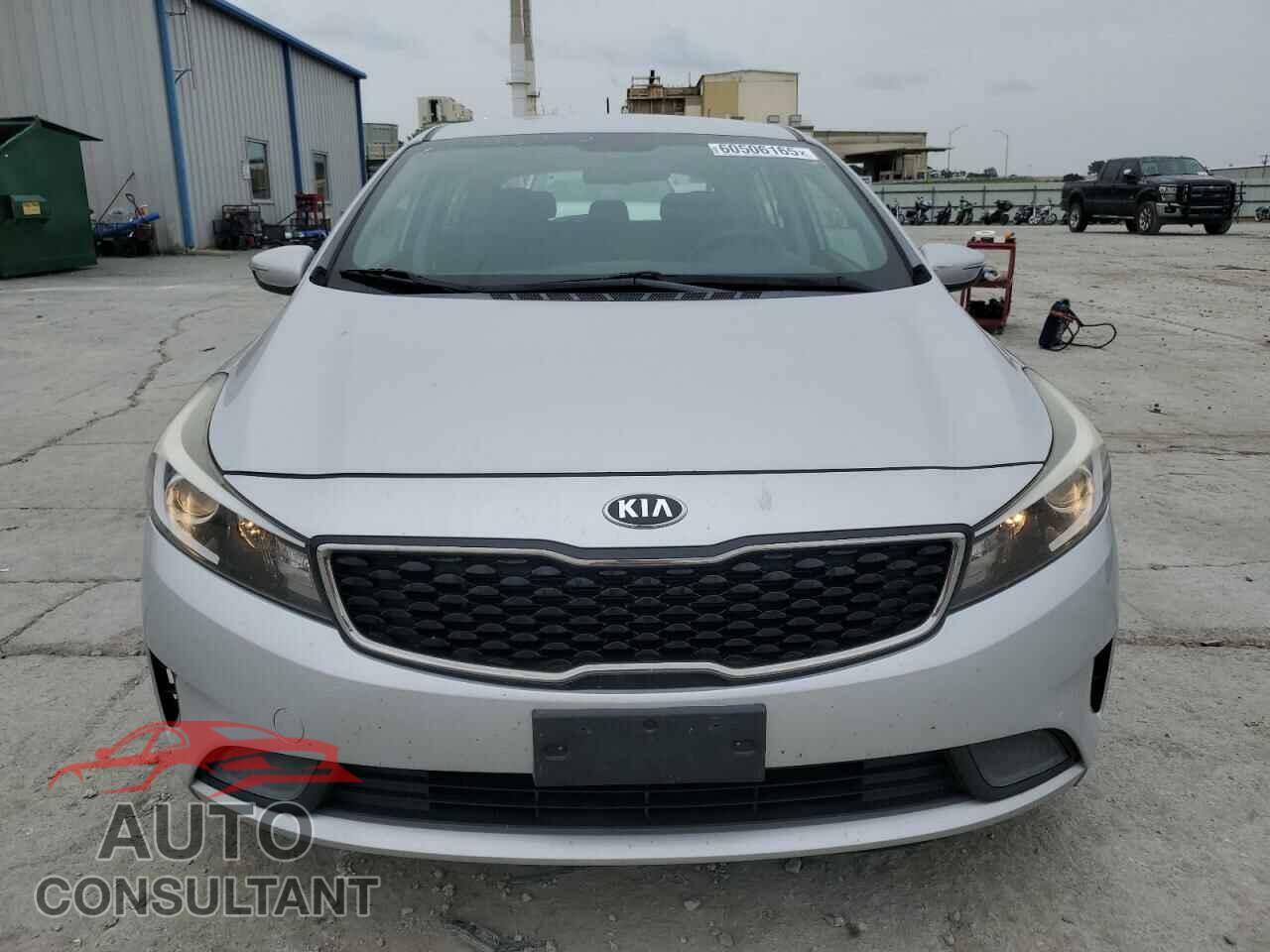 KIA FORTE 2017 - KNAFK5A84H5678445