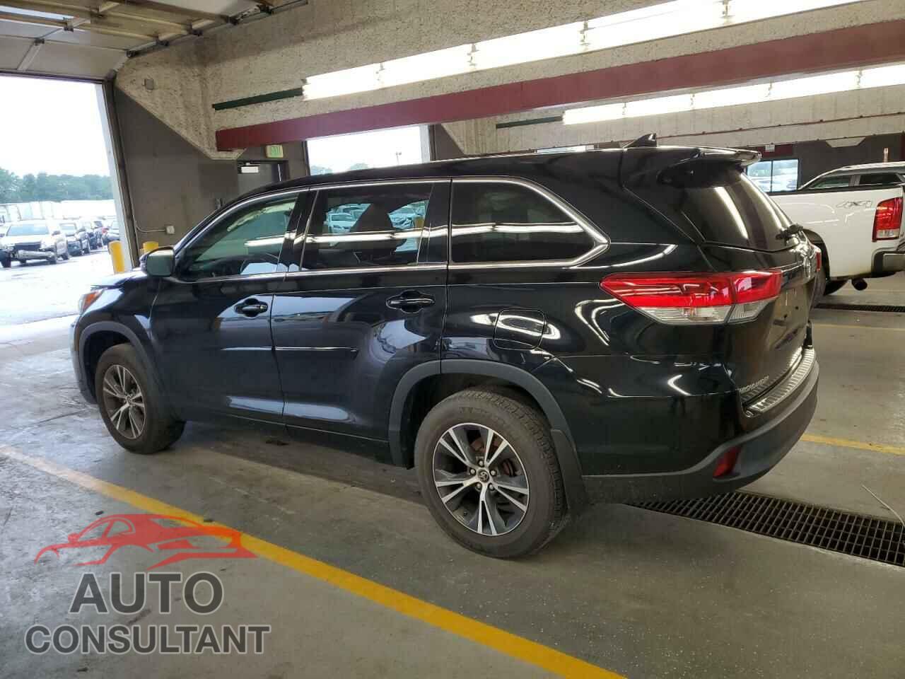 TOYOTA HIGHLANDER 2018 - 5TDBZRFH2JS486471