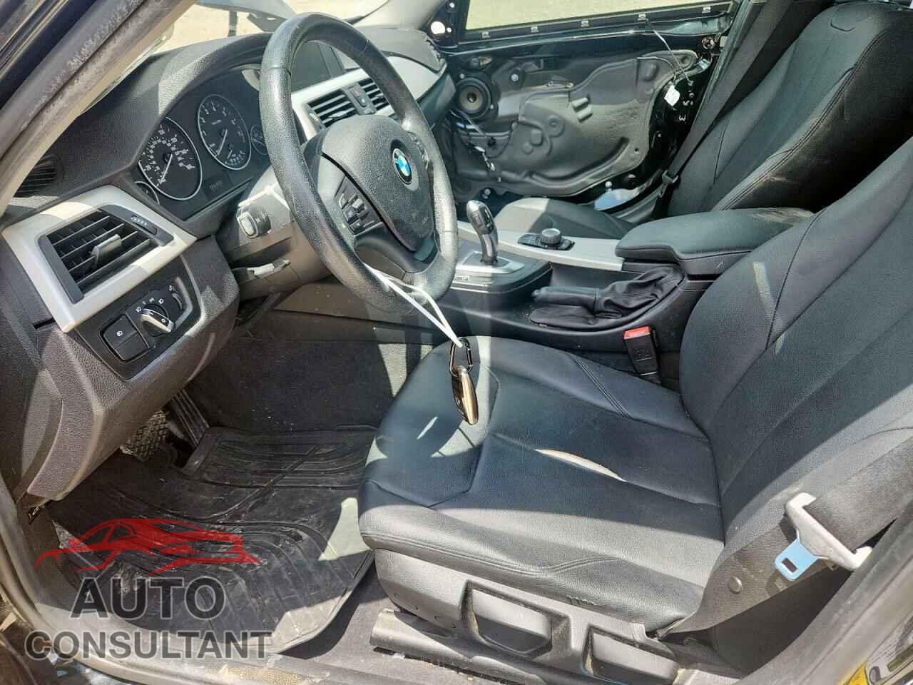 BMW 3 SERIES 2016 - WBA8E1G57GNU11028