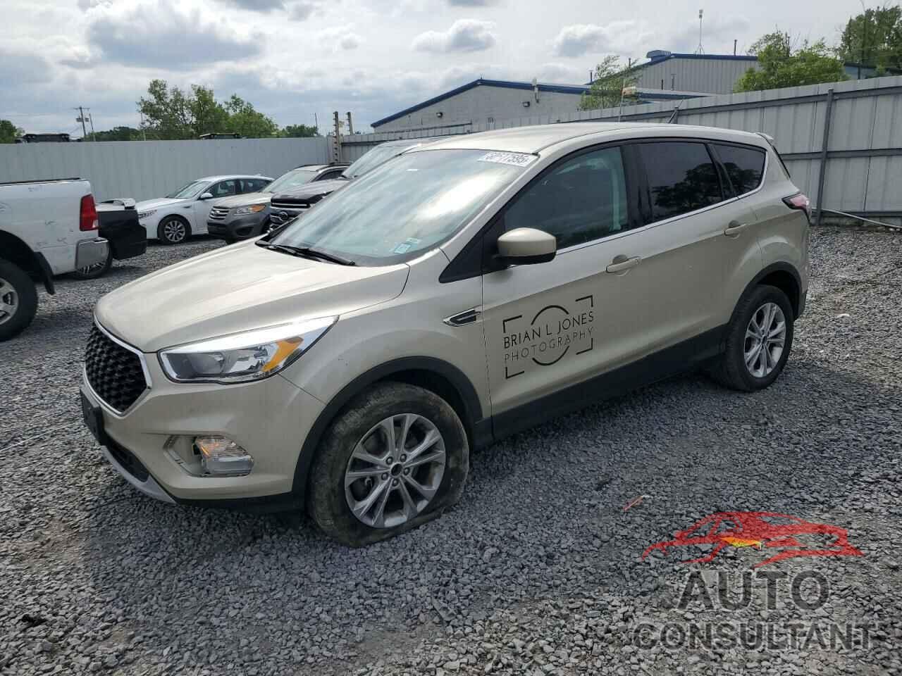 FORD ESCAPE 2017 - 1FMCU9GD3HUE11570