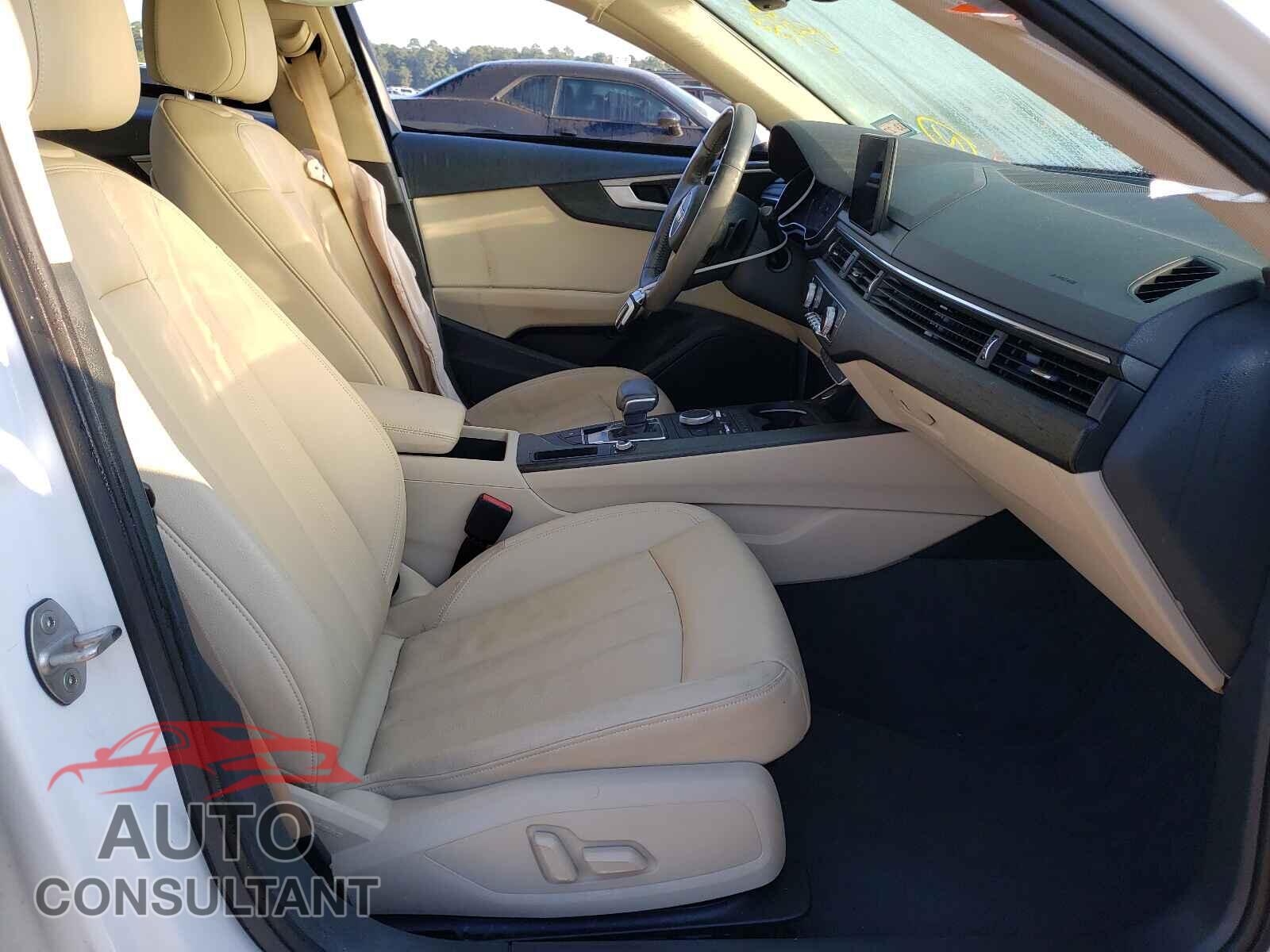 AUDI A4 2018 - WAUKMAF47JA039352