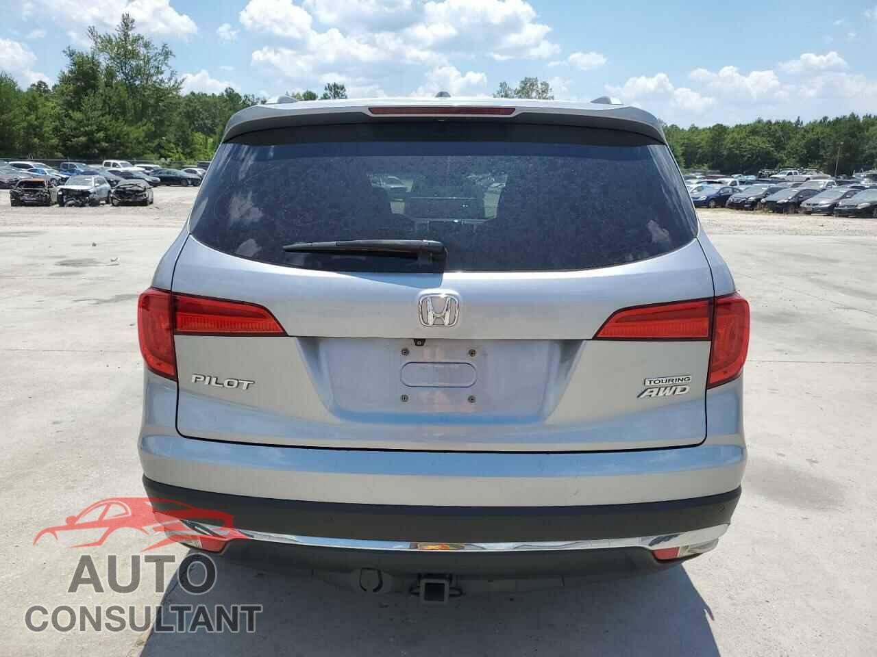 HONDA PILOT 2017 - 5FNYF6H9XHB006361