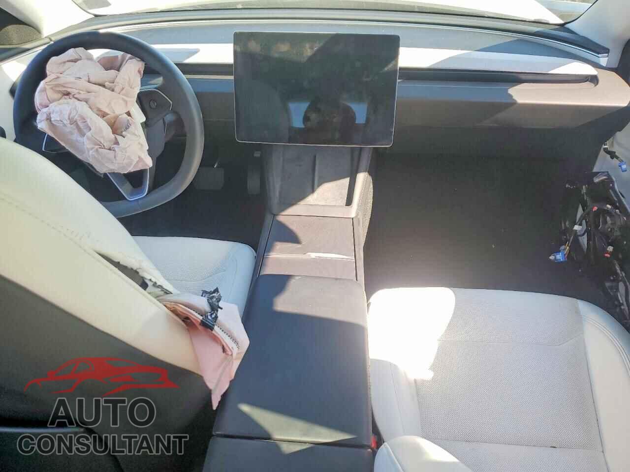 TESLA MODEL 3 2024 - 5YJ3E1EA2RF869655