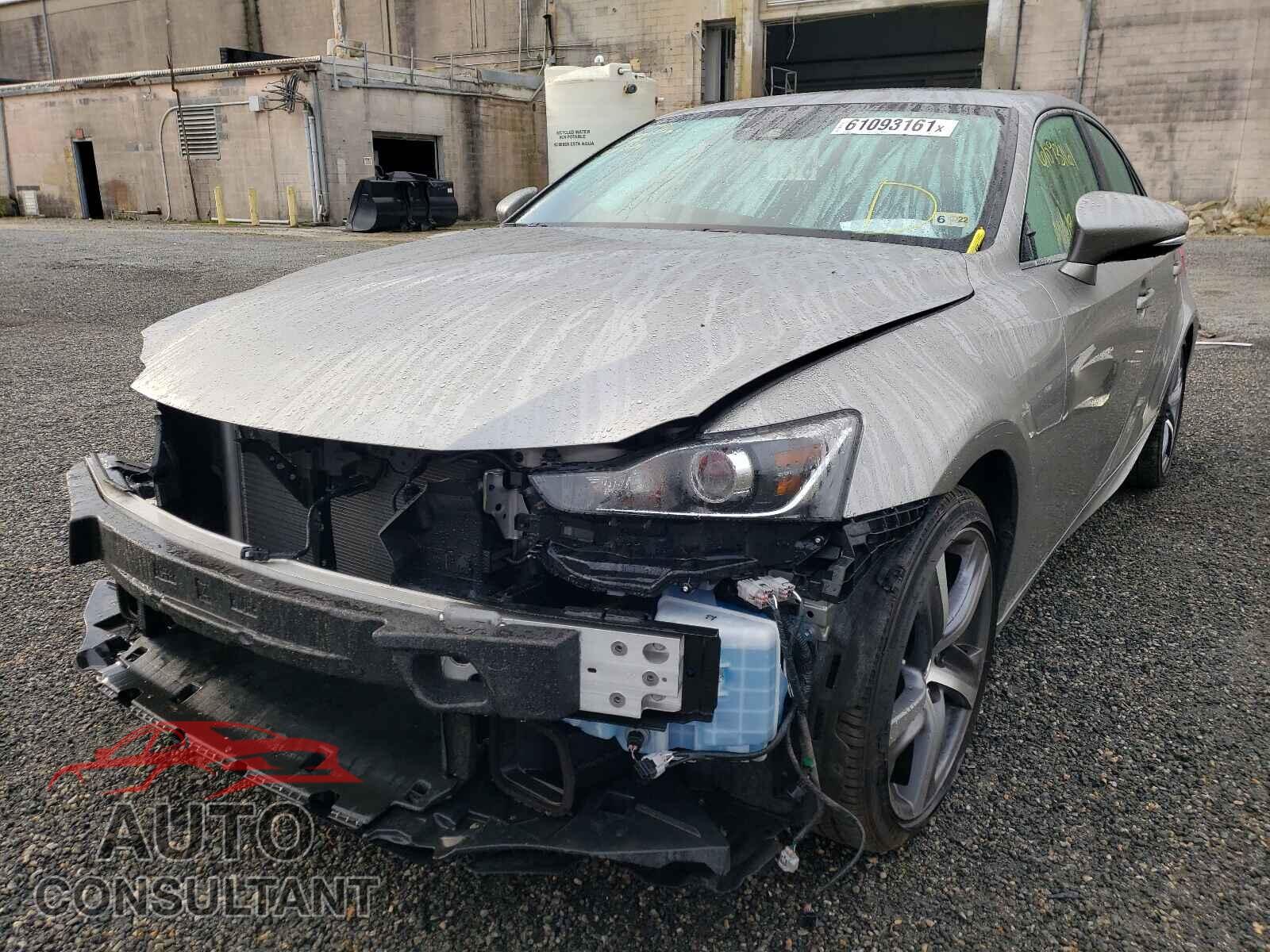 LEXUS IS 2018 - JTHC81D2XJ5028110
