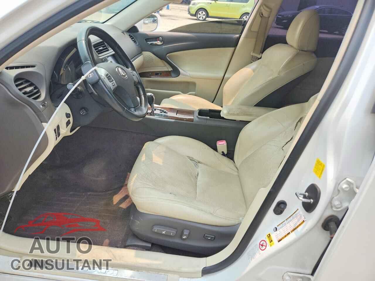 LEXUS IS 2011 - JTHCE5C23B5000989