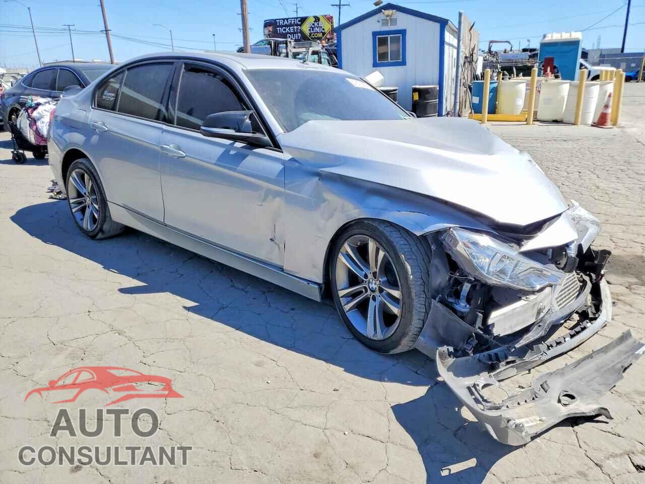 BMW 3 SERIES 2013 - WBA3C1C59DF438033