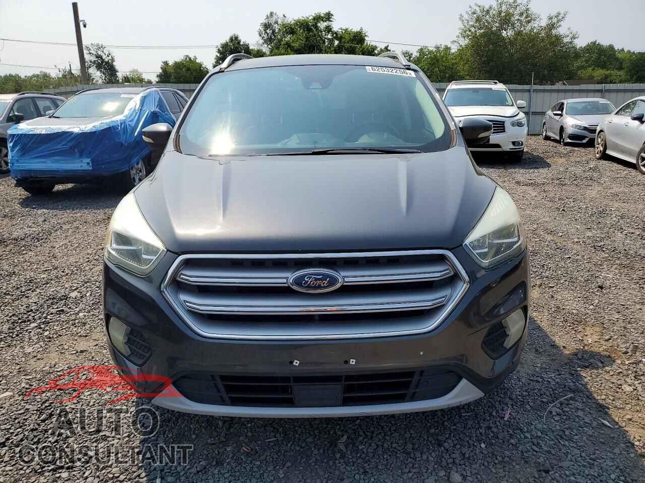 FORD ESCAPE 2017 - 1FMCU9JD9HUC82338