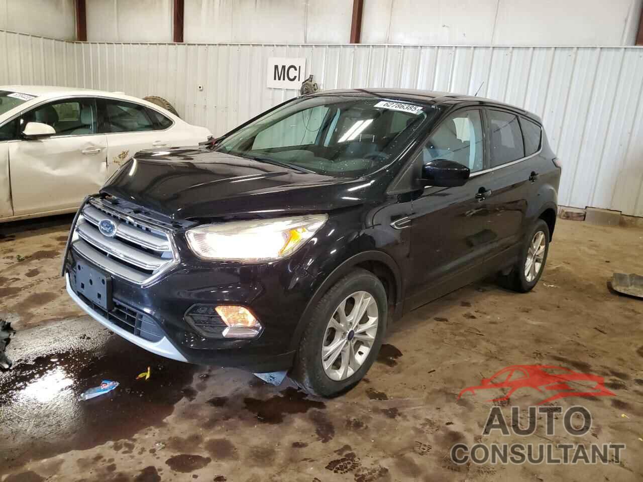 FORD ESCAPE 2017 - 1FMCU0GD6HUC82493