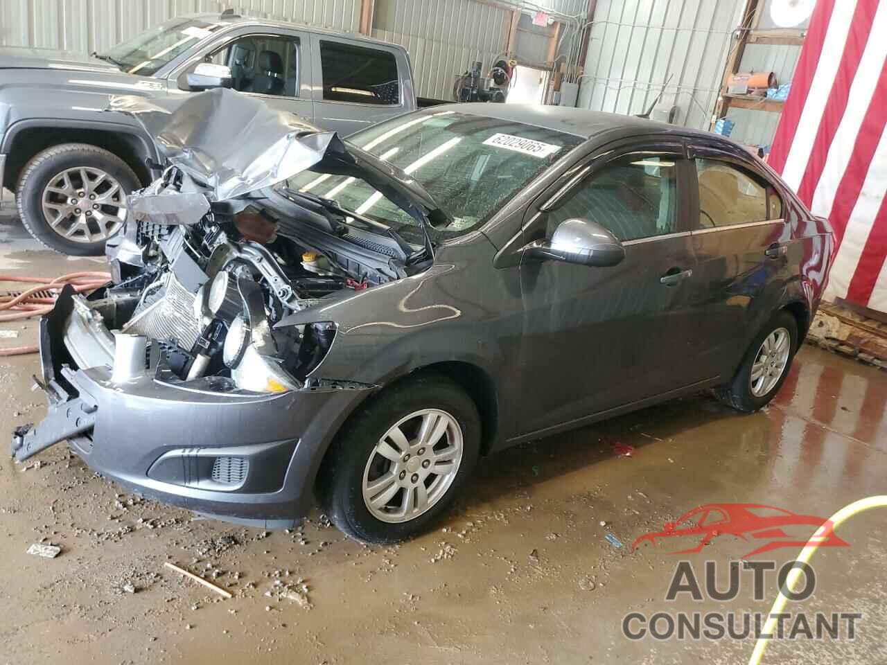 CHEVROLET SONIC 2013 - 1G1JC5SH5D4216168