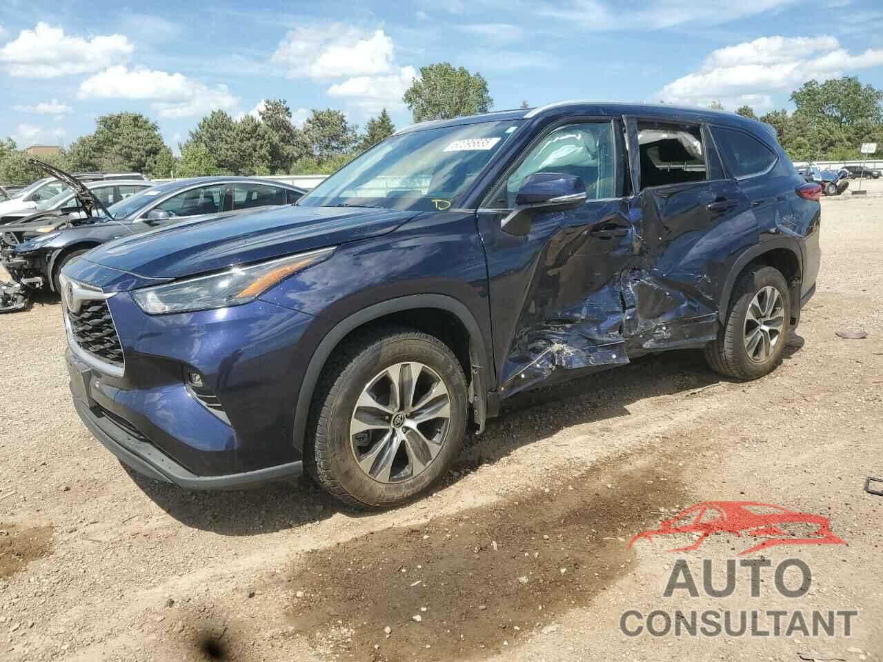 TOYOTA HIGHLANDER 2022 - 5TDGZRBH7NS198219