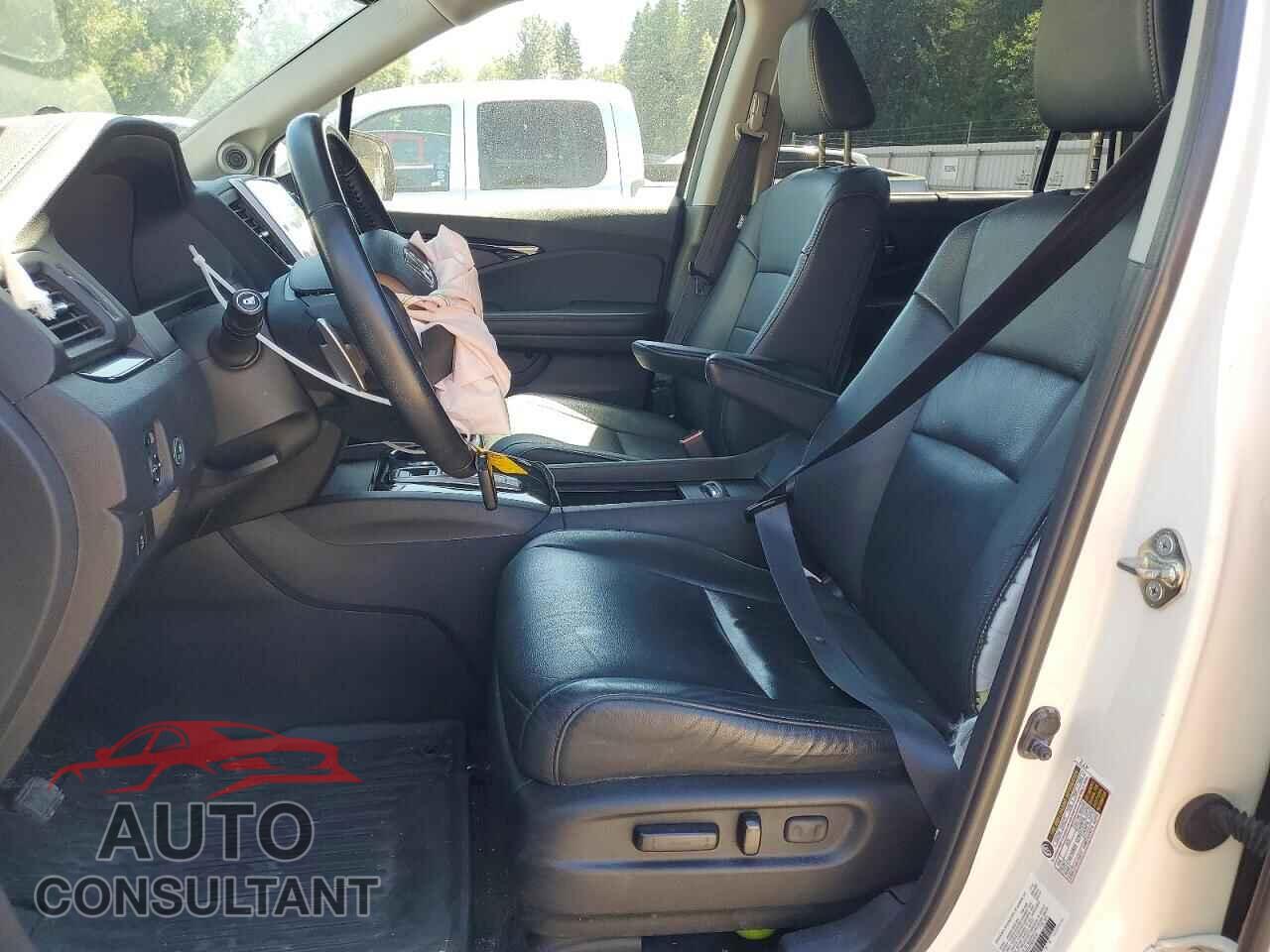HONDA PILOT 2017 - 5FNYF6H94HB003049