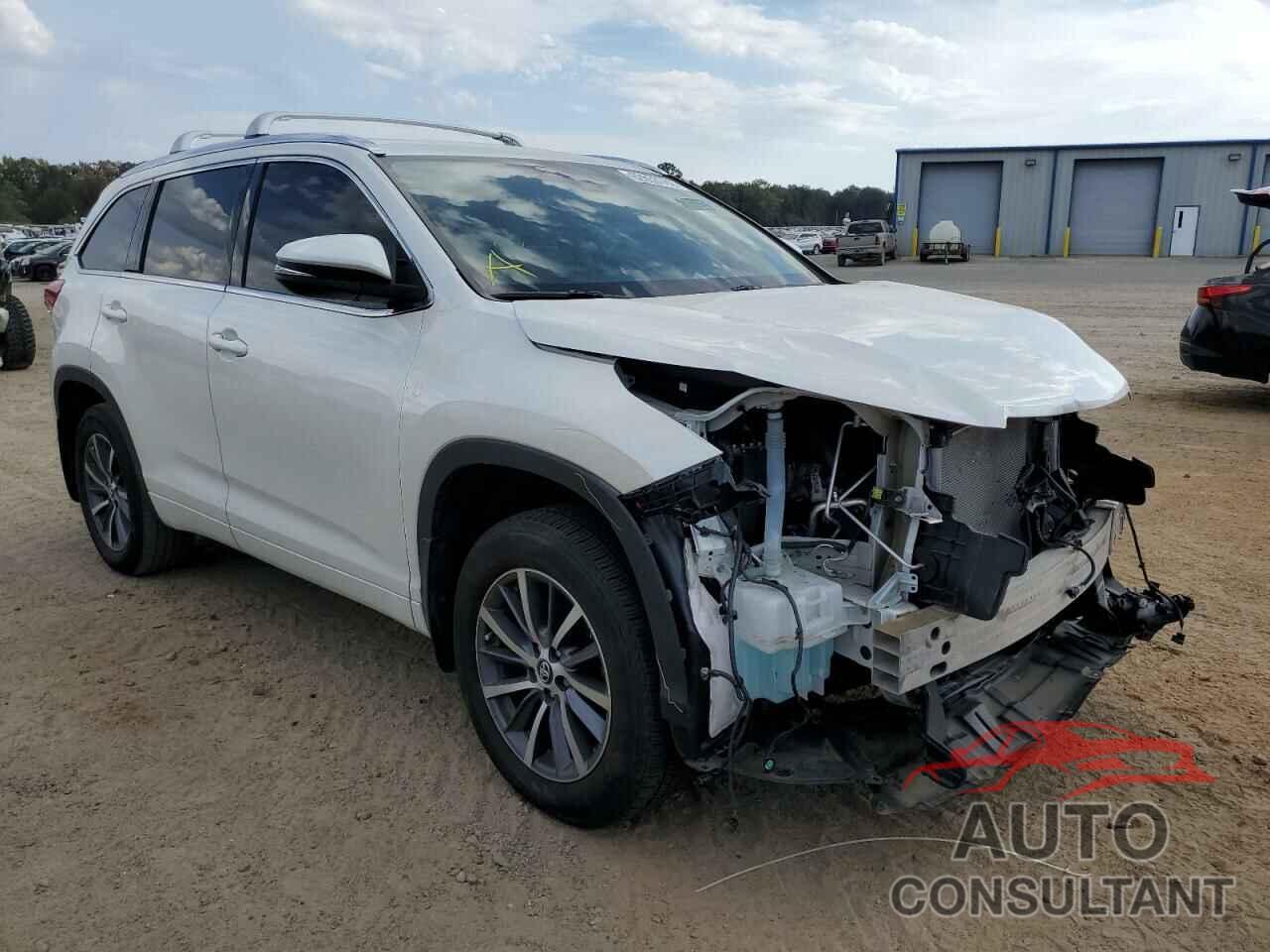 TOYOTA HIGHLANDER 2018 - 5TDJZRFH5JS556394