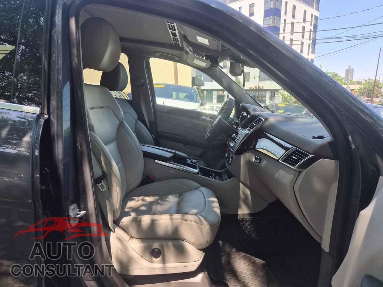 MERCEDES-BENZ M-CLASS 2012 - 4JGDA5HB9CA039116