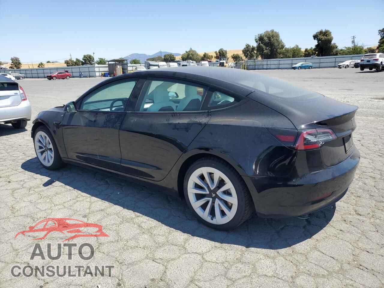 TESLA MODEL 3 2022 - 5YJ3E1EA5NF303032
