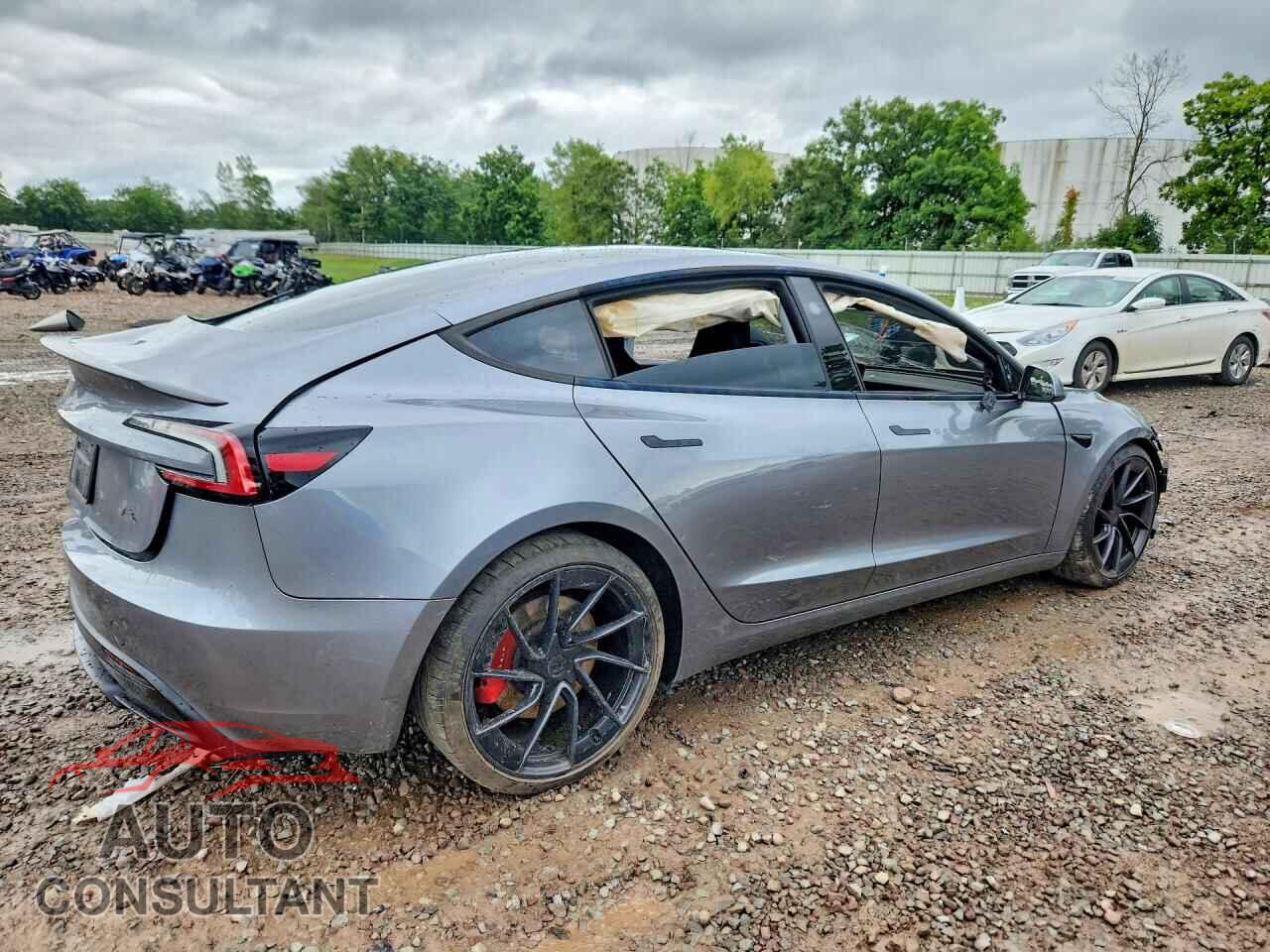 TESLA MODEL 3 2025 - 5YJ3E1ET2SF035960