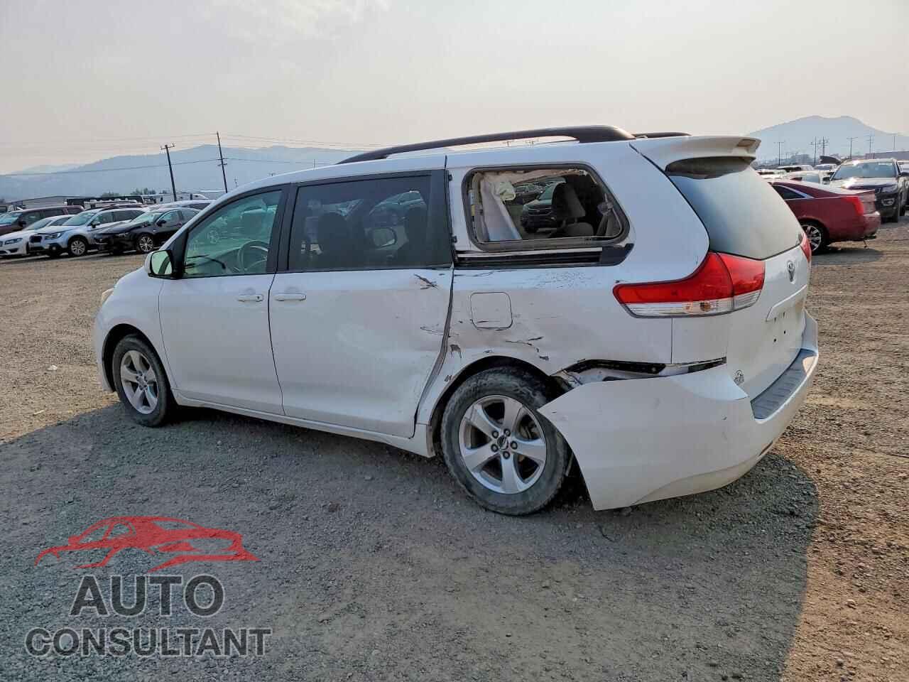 TOYOTA SIENNA 2013 - 5TDKK3DC8DS337351