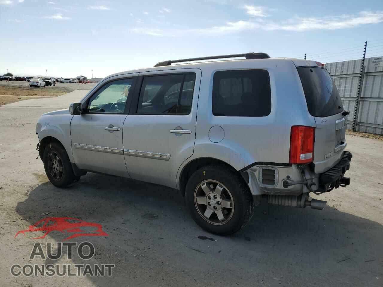HONDA PILOT 2011 - 5FNYF4H98BB013577