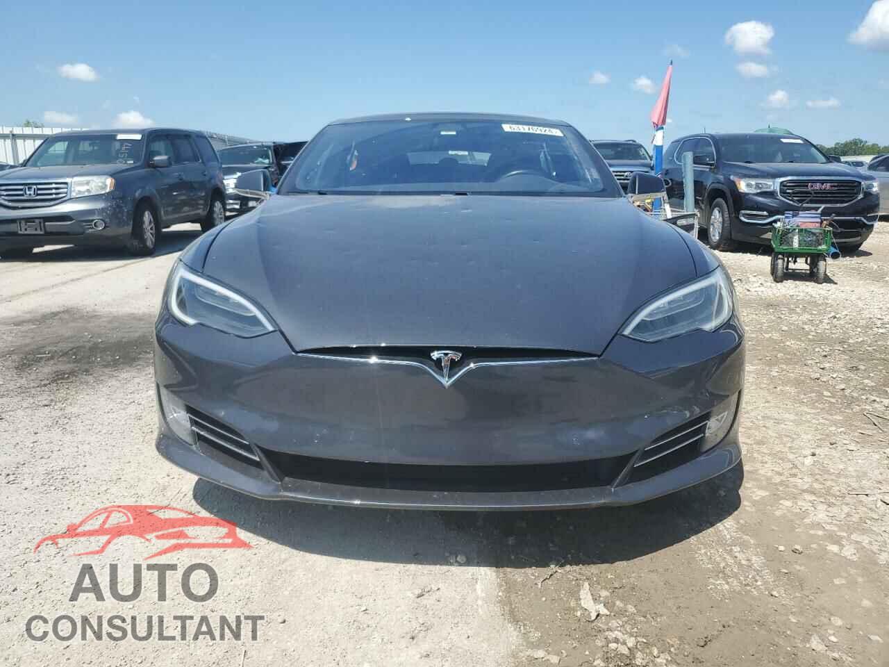 TESLA MODEL S 2017 - 5YJSA1E25HF215845