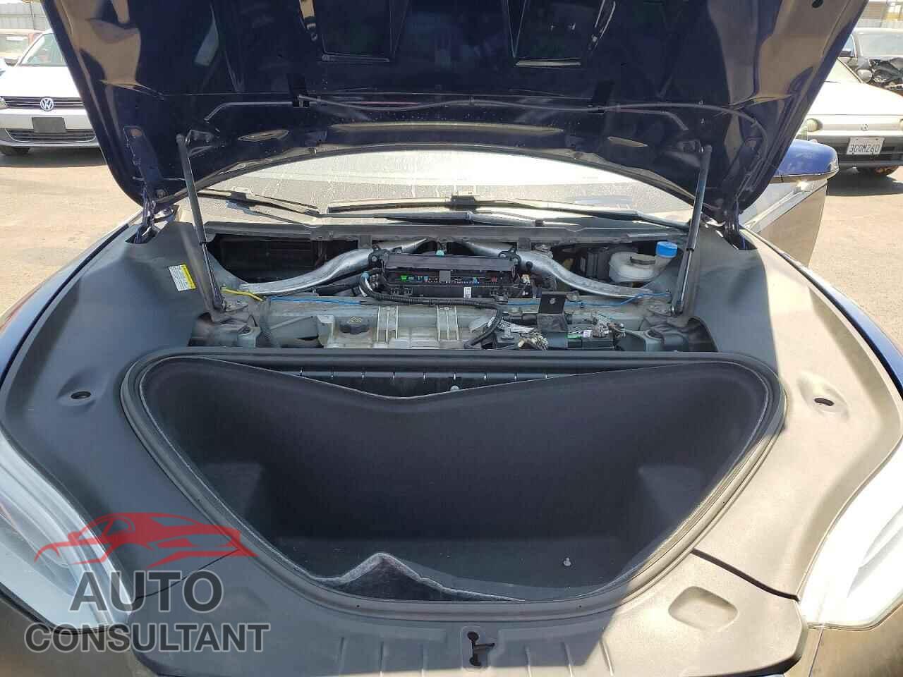 TESLA MODEL S 2017 - 5YJSA1E22HF181900