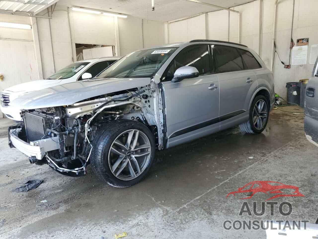 AUDI Q7 2018 - WA1VAAF72JD017528