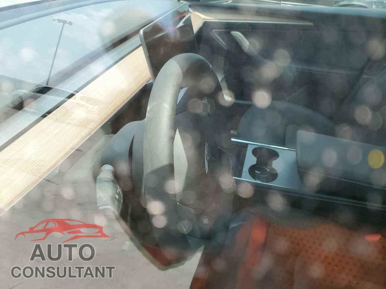 TESLA MODEL Y 2024 - 7SAYGDEDXRF053579